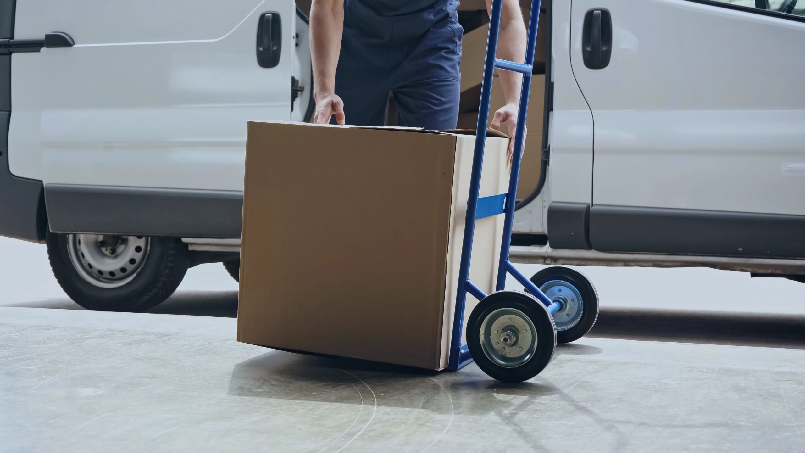small cargo customs clearance broker